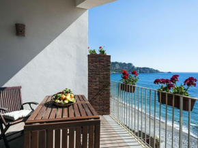Apartment 20m from the beach and from the terrace a beautiful sea view, Taormina